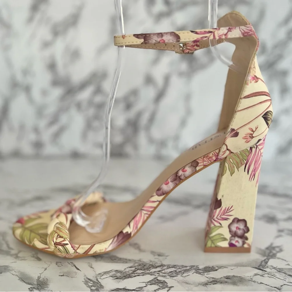 JustFab Tami Sandal Floral Yellow Ankle Strap Block Heel 10 Garden Cocktail